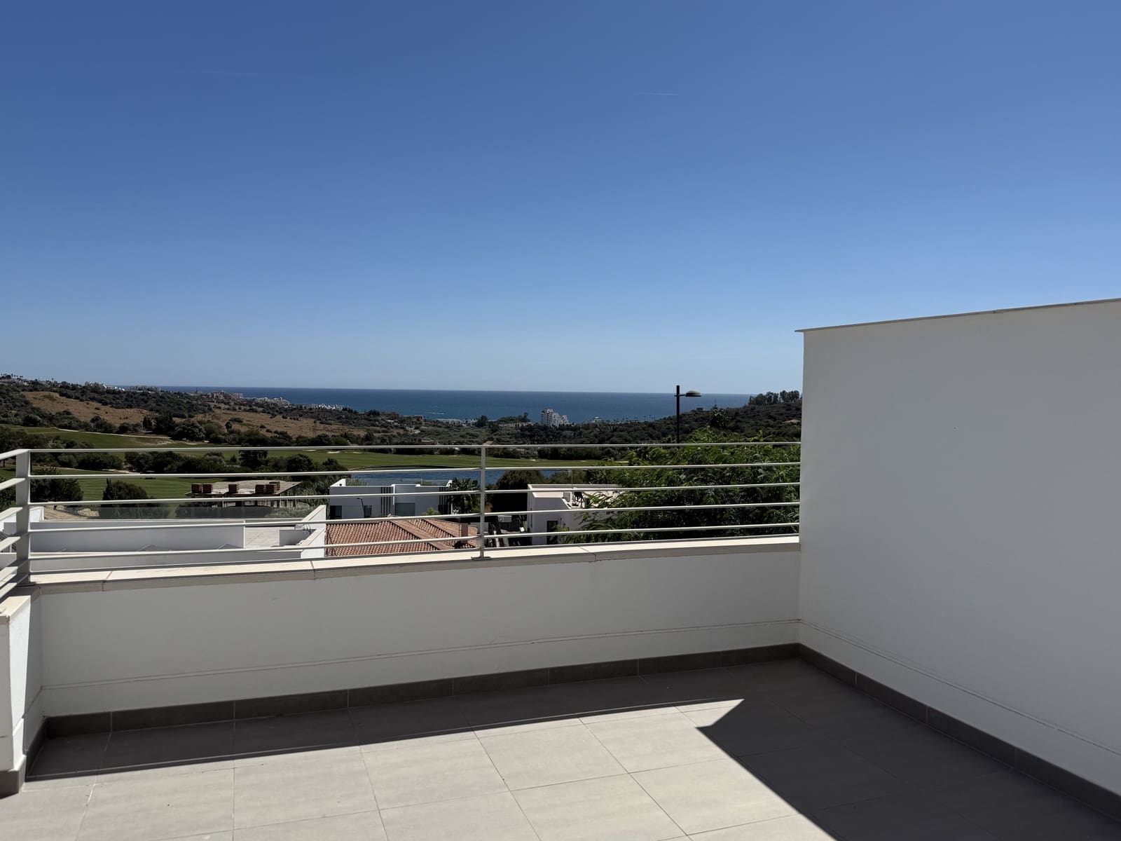 2 quarto Apartamento para venda em Estepona com piscina garagem - 415 000 € (Ref: 9242970)