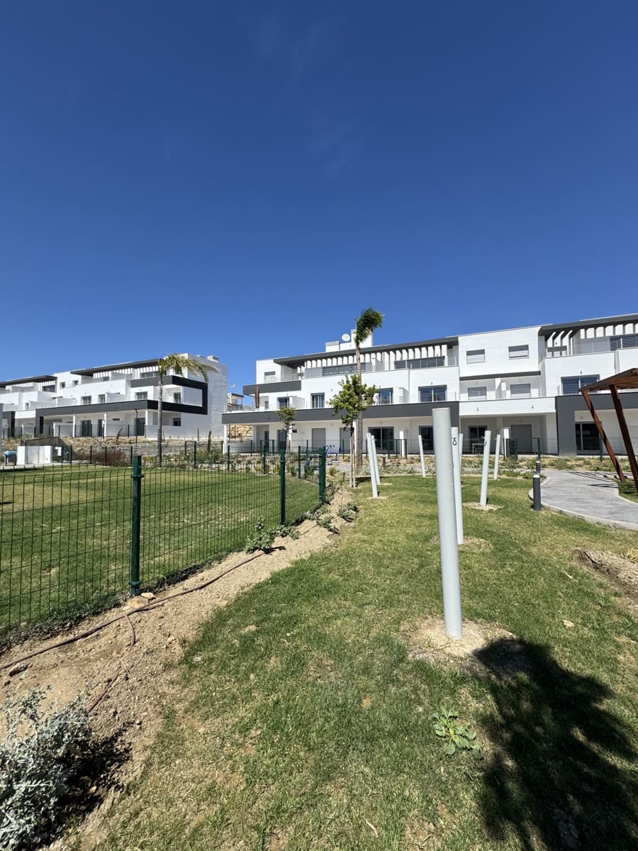 2 quarto Apartamento para venda em Estepona com piscina garagem - 415 000 € (Ref: 9242970)