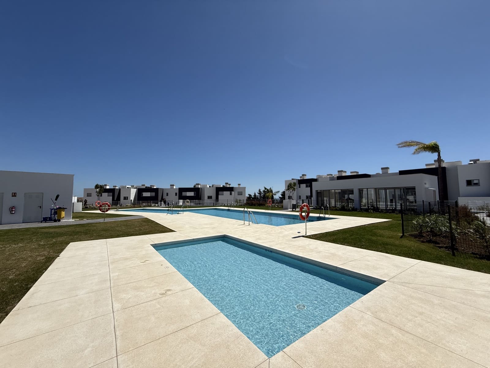 2 quarto Apartamento para venda em Estepona com piscina garagem - 415 000 € (Ref: 9242970)