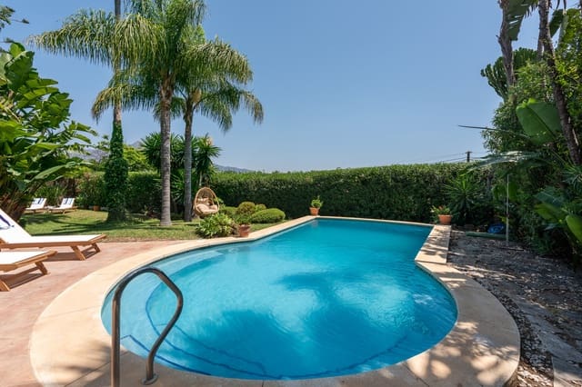 2 bedroom Villa for holiday rental in Nueva Andalucía Centro, Marbella with pool garage - € 4,550 (Ref: 9262392)