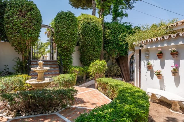 2 bedroom Villa for holiday rental in Nueva Andalucía Centro, Marbella with pool garage - € 4,550 (Ref: 9262392)