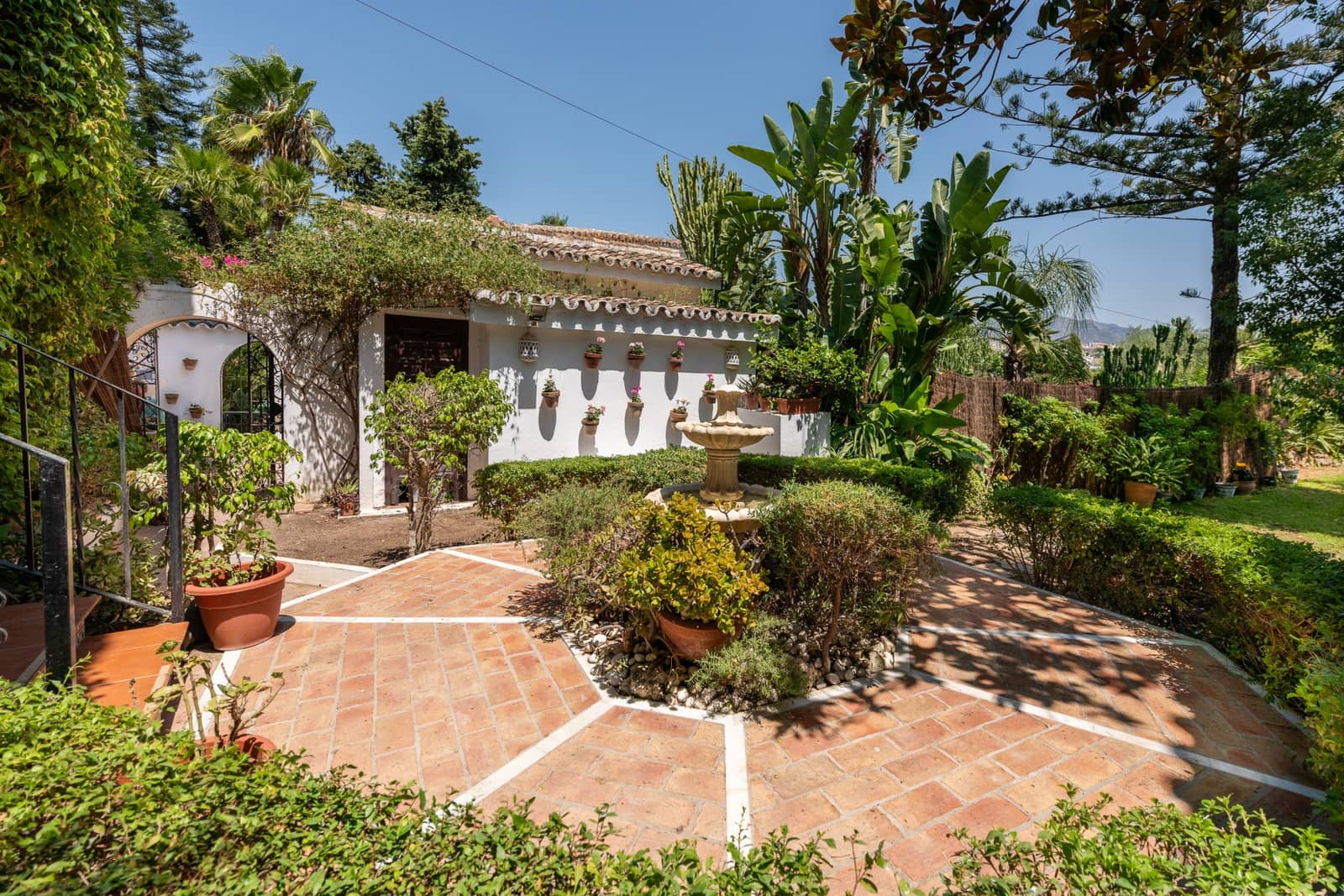 2 bedroom Villa for holiday rental in Nueva Andalucia with pool garage - € 4,550 (Ref: 9262392)