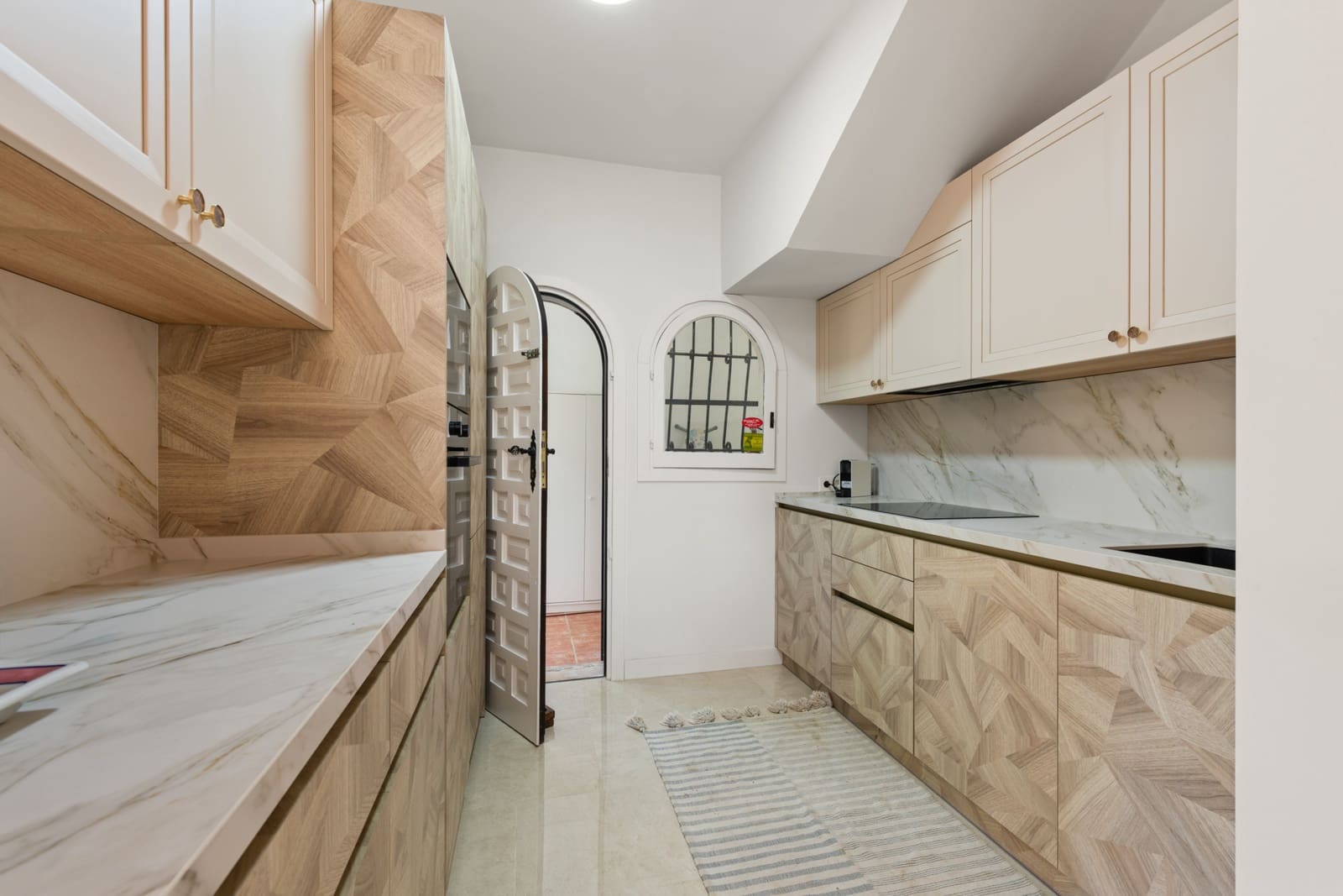 4 quarto Moradia para arrendamento para férias em Nueva Andalucia com piscina Garagem - 3 150 € (Ref: 9262393)