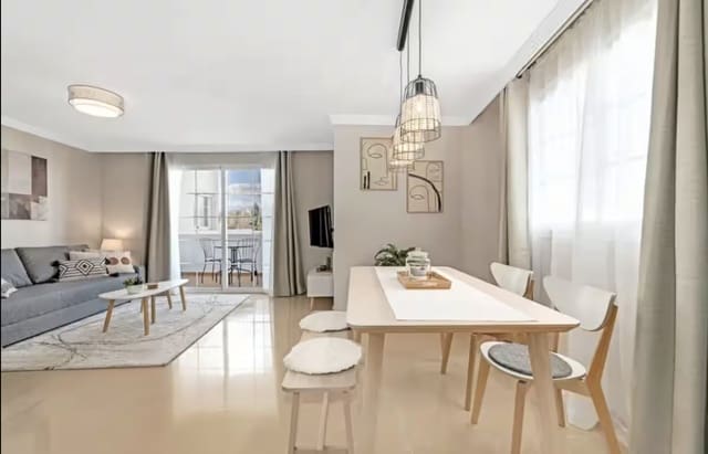 1 slaapkamer Appartement te huur in Nueva Andalucia, Marbella met zwembad - € 2.000 (Ref: 9296697)