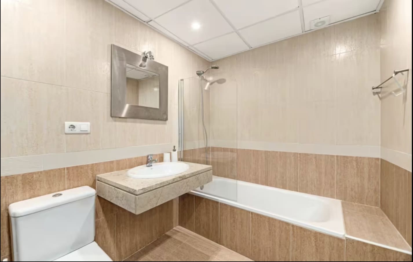 1 Zimmer Apartment zu vermieten in Nueva Andalucia mit Pool - 2.000 € (Ref: 9296697)