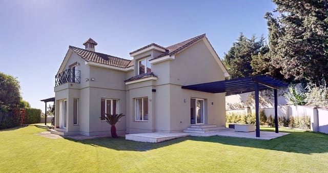 6 chambre Villa/Maison à vendre à Sotogrande Costa, San Roque avec piscine garage - 1 550 000 € (Ref: 9347030)