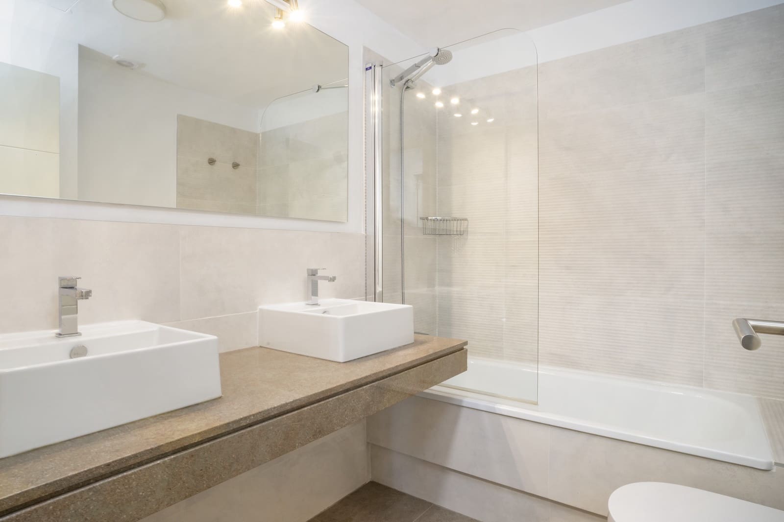 Apartamento de 3 habitaciones en Mijas Costa en venta con piscina garaje - 615.000 € (Ref: 9371882)