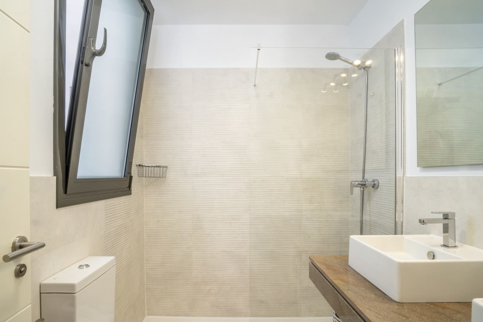 Apartamento de 3 habitaciones en Mijas Costa en venta con piscina garaje - 615.000 € (Ref: 9371882)