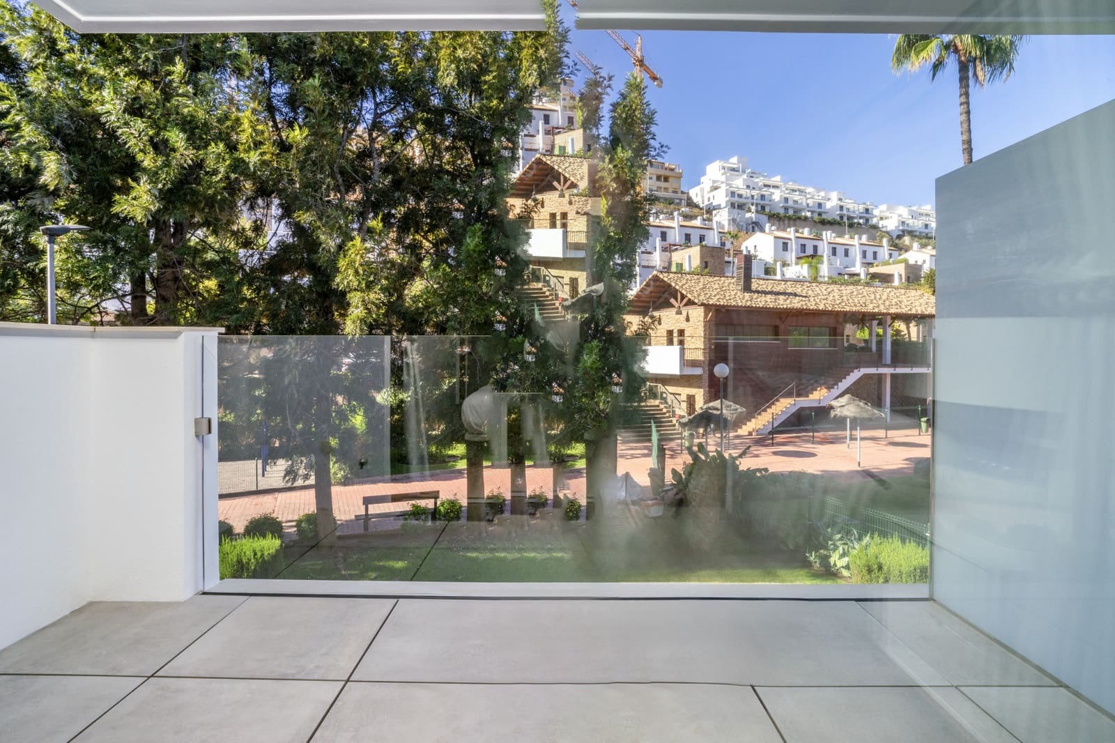 Apartamento de 3 habitaciones en Mijas Costa en venta con piscina garaje - 615.000 € (Ref: 9371882)