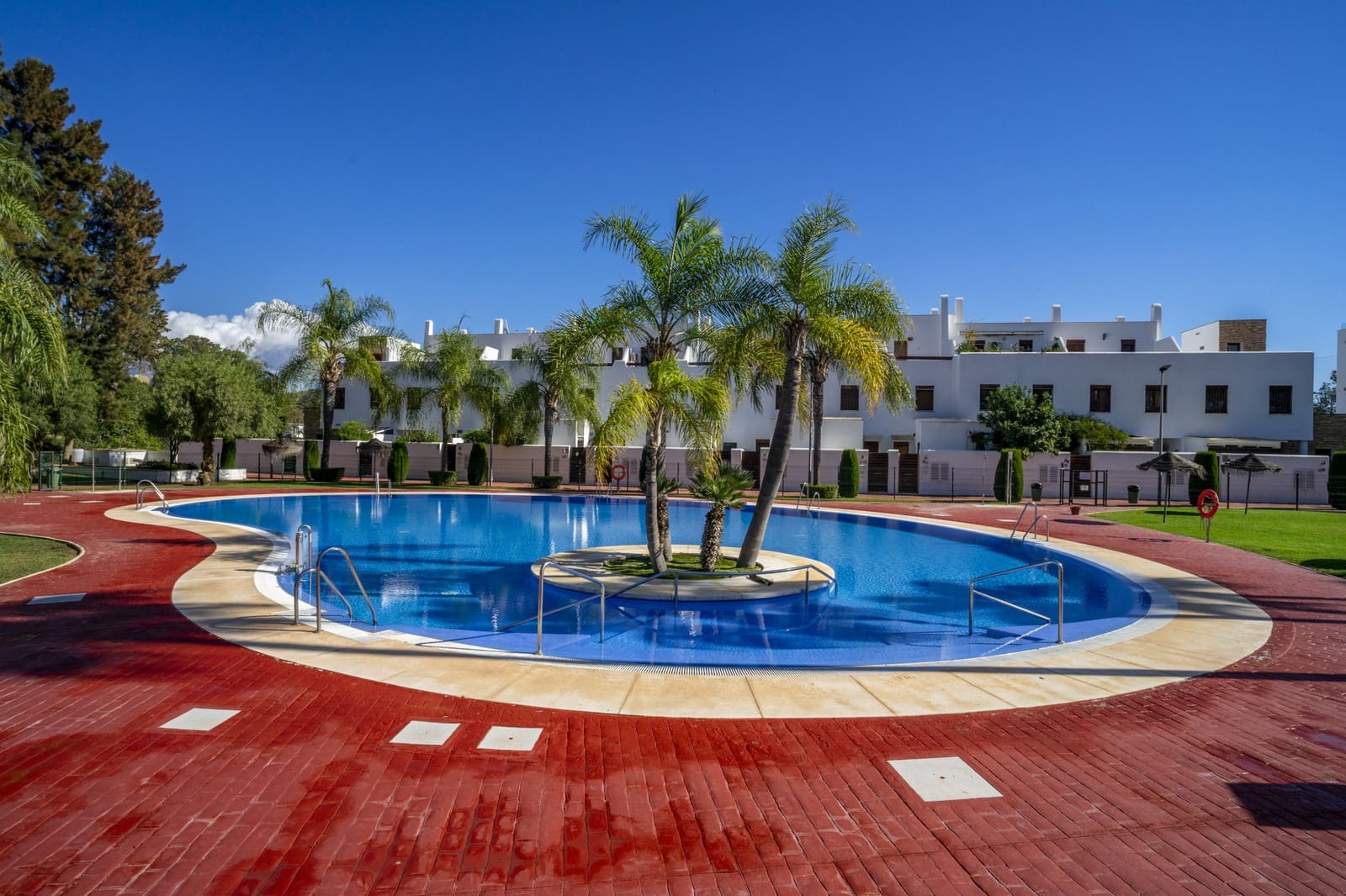 Apartamento de 3 habitaciones en Mijas Costa en venta con piscina garaje - 615.000 € (Ref: 9371882)