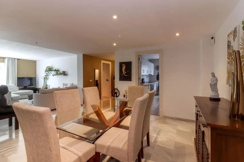 2 quarto Apartamento para arrendamento para férias em Marbella com piscina Garagem - 625 € (Ref: 9375046)