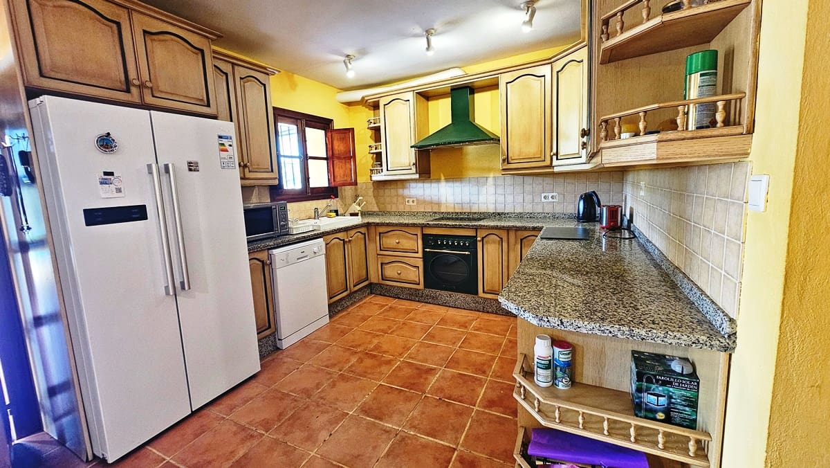 6 sypialnia Finka/Dom wiejski na sprzedaż w Cortegana z basenem - 320 000 € (Ref: 8191467)