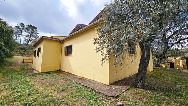 6 soveværelse Finca/Landehus til salg i Cortegana med swimmingpool - € 320.000 (Ref: 8191467)