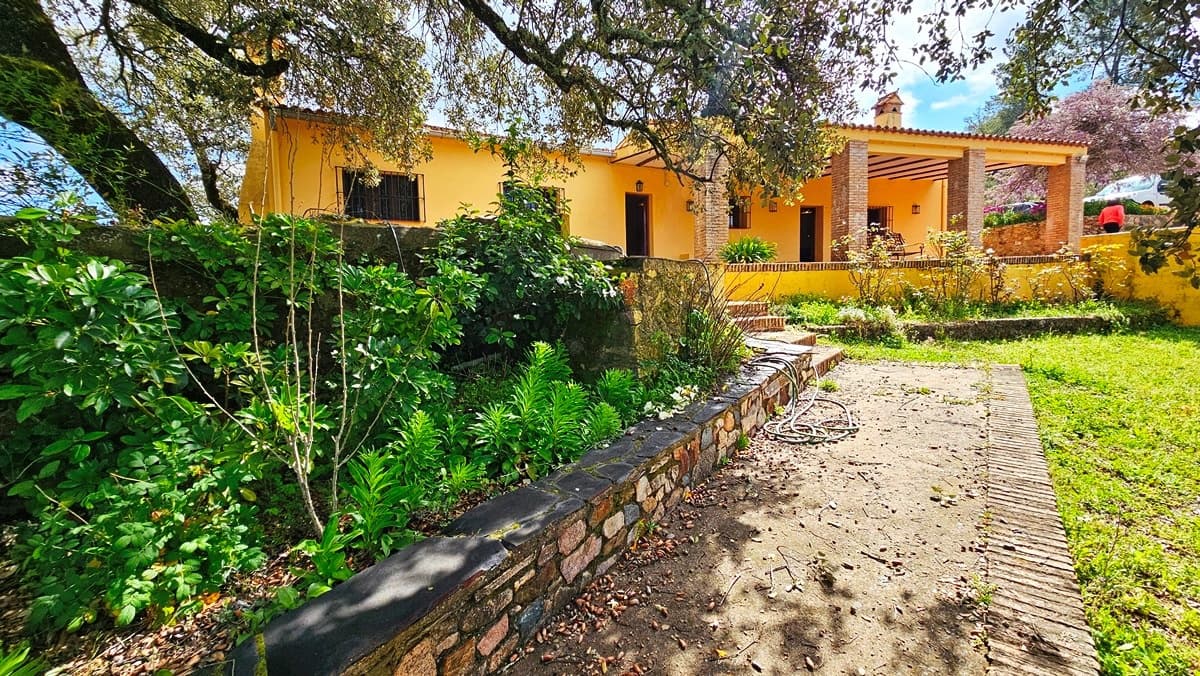 6 sypialnia Finka/Dom wiejski na sprzedaż w Cortegana z basenem - 320 000 € (Ref: 8191467)