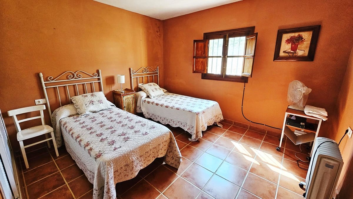 6 sypialnia Finka/Dom wiejski na sprzedaż w Cortegana z basenem - 320 000 € (Ref: 8191467)