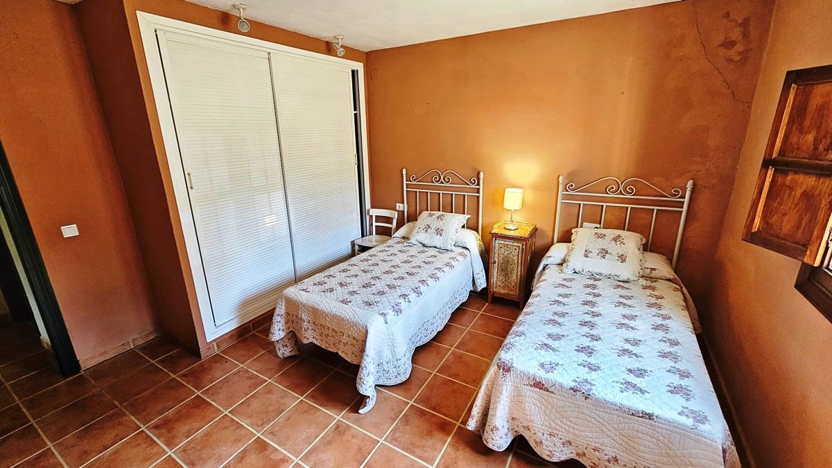 6 sypialnia Finka/Dom wiejski na sprzedaż w Cortegana z basenem - 320 000 € (Ref: 8191467)