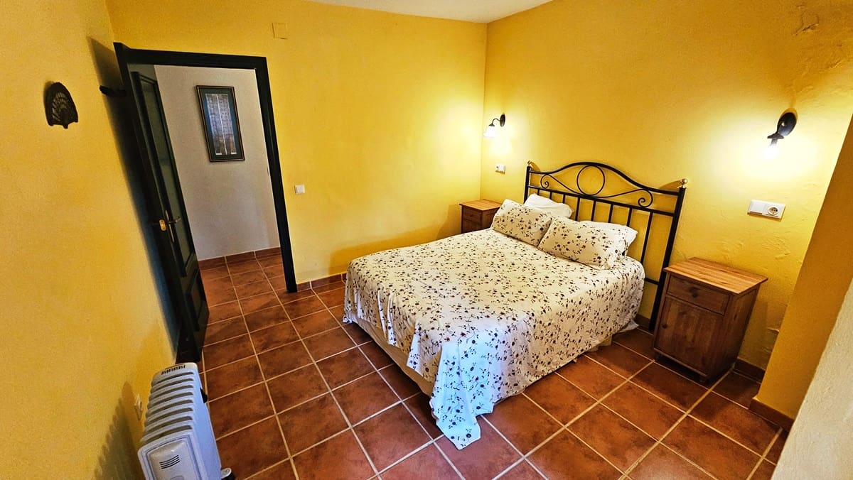 6 sypialnia Finka/Dom wiejski na sprzedaż w Cortegana z basenem - 320 000 € (Ref: 8191467)