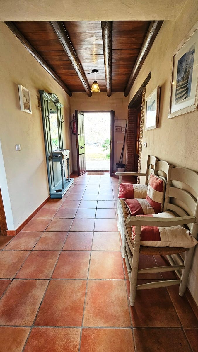 4 soveværelse Finca/Landehus til salg i Galaroza med swimmingpool - € 675.000 (Ref: 8191472)