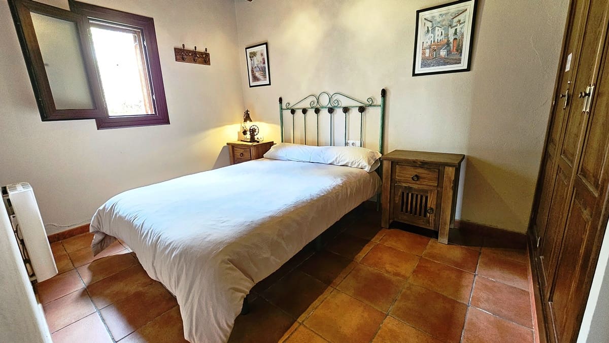 4 soveværelse Finca/Landehus til salg i Galaroza med swimmingpool - € 675.000 (Ref: 8191472)