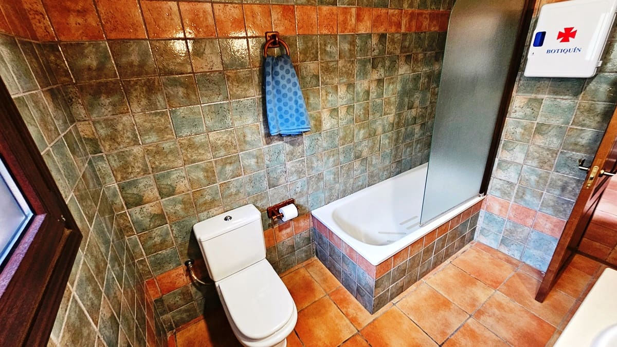 4 soveværelse Finca/Landehus til salg i Galaroza med swimmingpool - € 675.000 (Ref: 8191472)