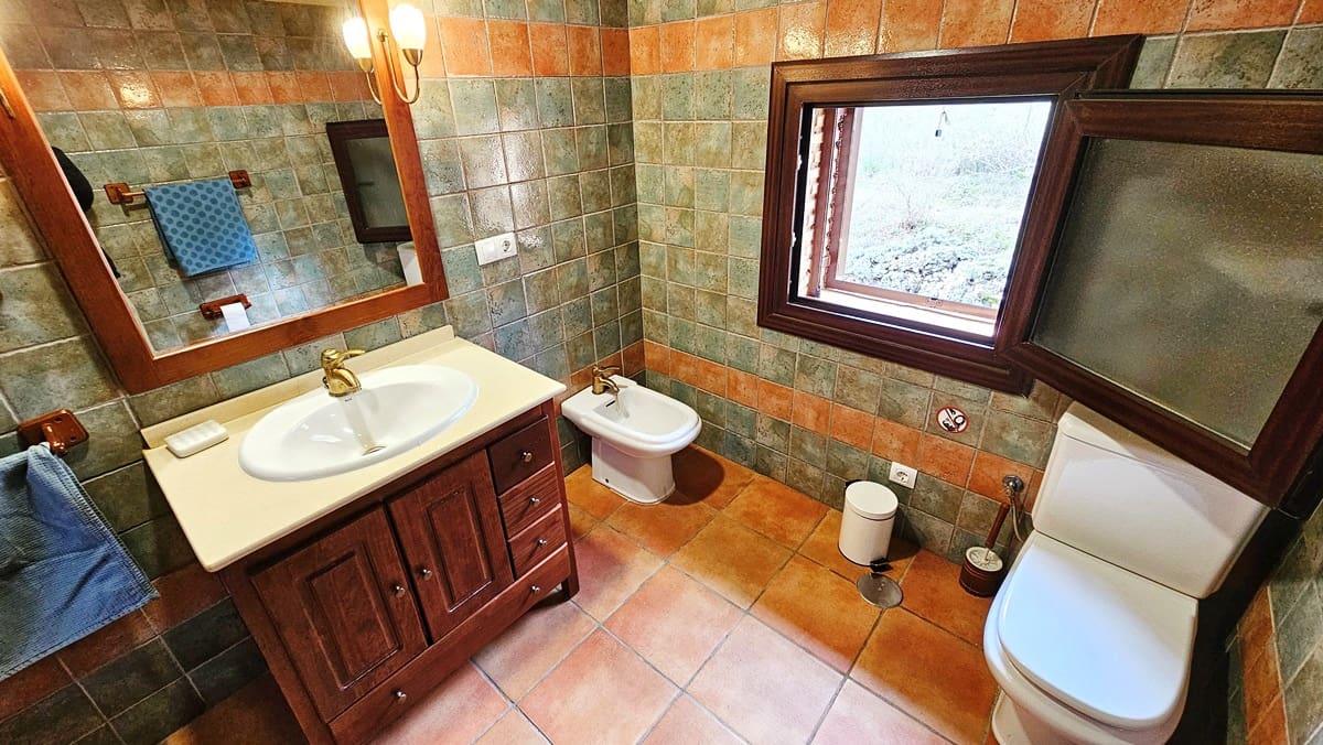 4 soveværelse Finca/Landehus til salg i Galaroza med swimmingpool - € 675.000 (Ref: 8191472)