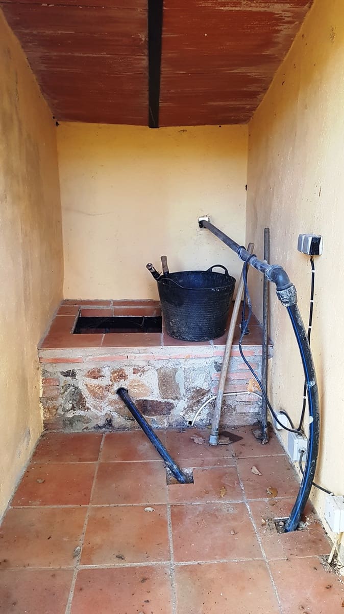 4 soveværelse Finca/Landehus til salg i Galaroza med swimmingpool - € 675.000 (Ref: 8191472)