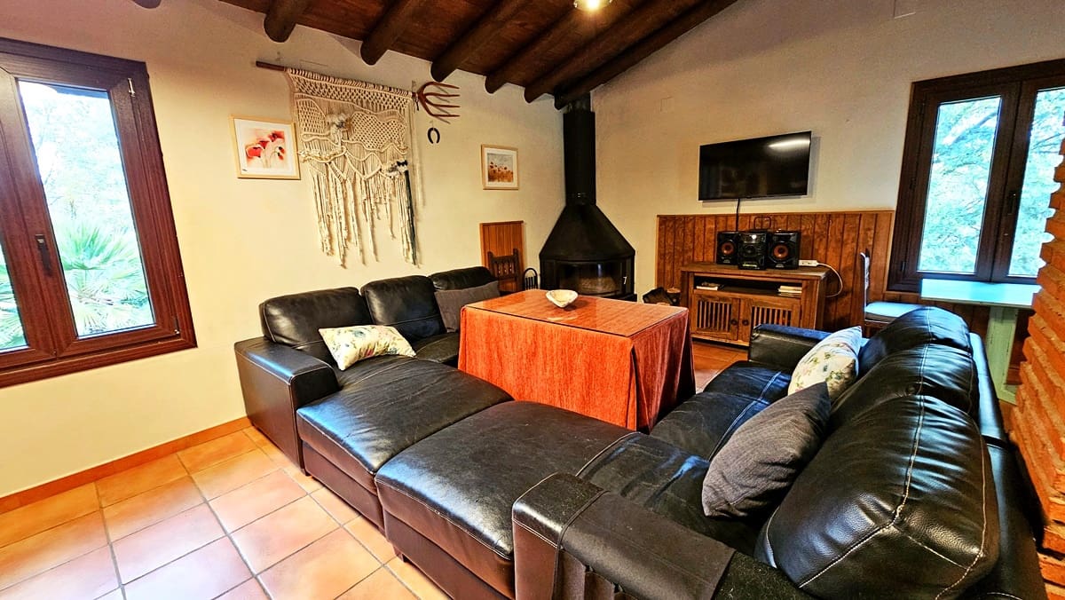 4 soveværelse Finca/Landehus til salg i Galaroza med swimmingpool - € 675.000 (Ref: 8191472)