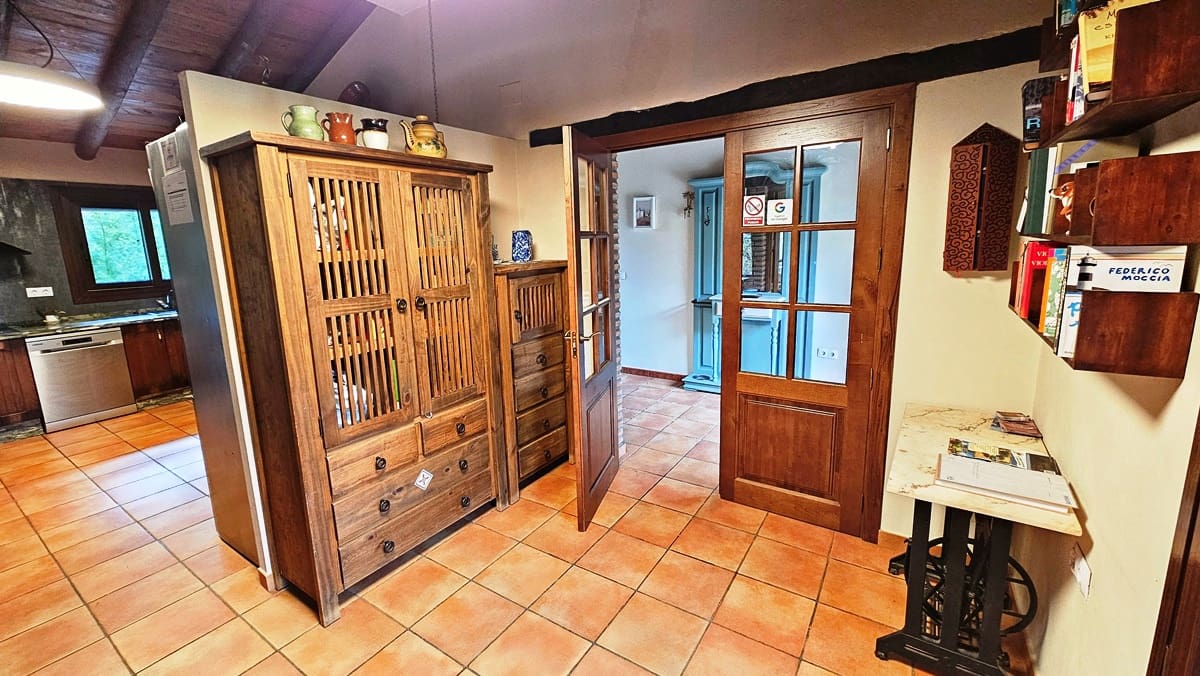 4 soveværelse Finca/Landehus til salg i Galaroza med swimmingpool - € 675.000 (Ref: 8191472)