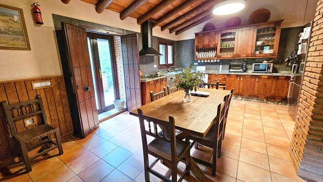 4 chambre Finca/Maison de Campagne à vendre à Galaroza avec piscine - 675 000 € (Ref: 8191472)