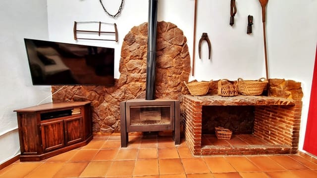 3 bedroom Townhouse for sale in Alájar with pool - € 235,000 (Ref: 8191616)