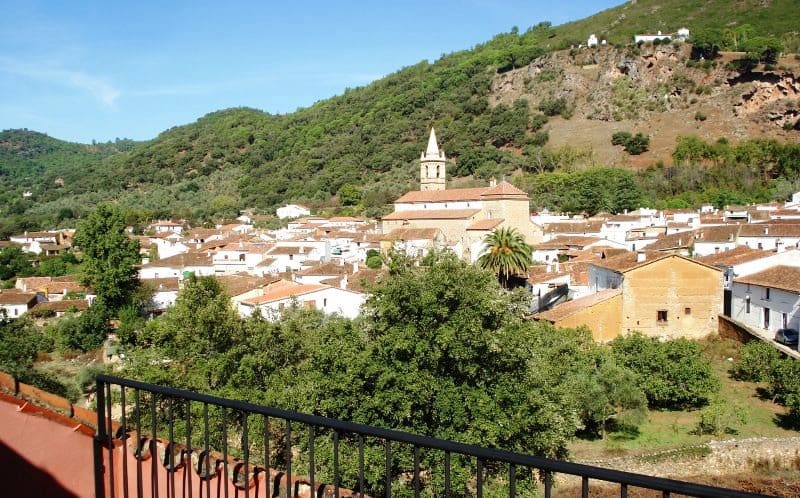 3 soveværelse Byhus til salg i Alajar med swimmingpool - € 235.000 (Ref: 8191616)