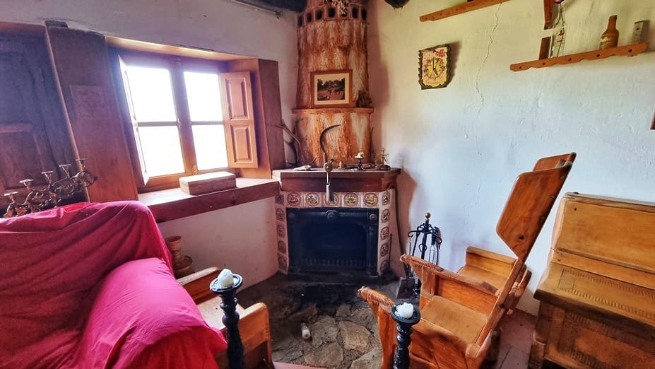 6 bedroom Finca/Country House for sale in Aracena - € 480,000 (Ref: 8191617)