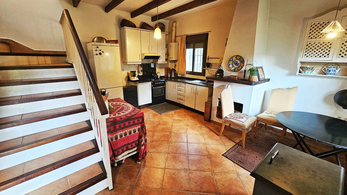 2 soveværelse Finca/Landehus til salg i Castano del Robledo med swimmingpool - € 255.000 (Ref: 8632953)