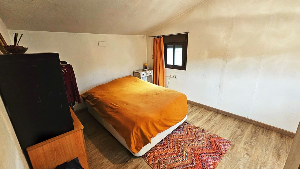 2 soveværelse Finca/Landehus til salg i Castano del Robledo med swimmingpool - € 255.000 (Ref: 8632953)