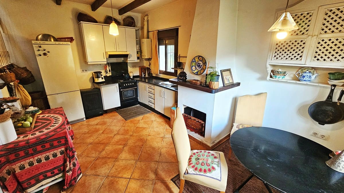 2 soveværelse Finca/Landehus til salg i Castano del Robledo med swimmingpool - € 255.000 (Ref: 8632953)