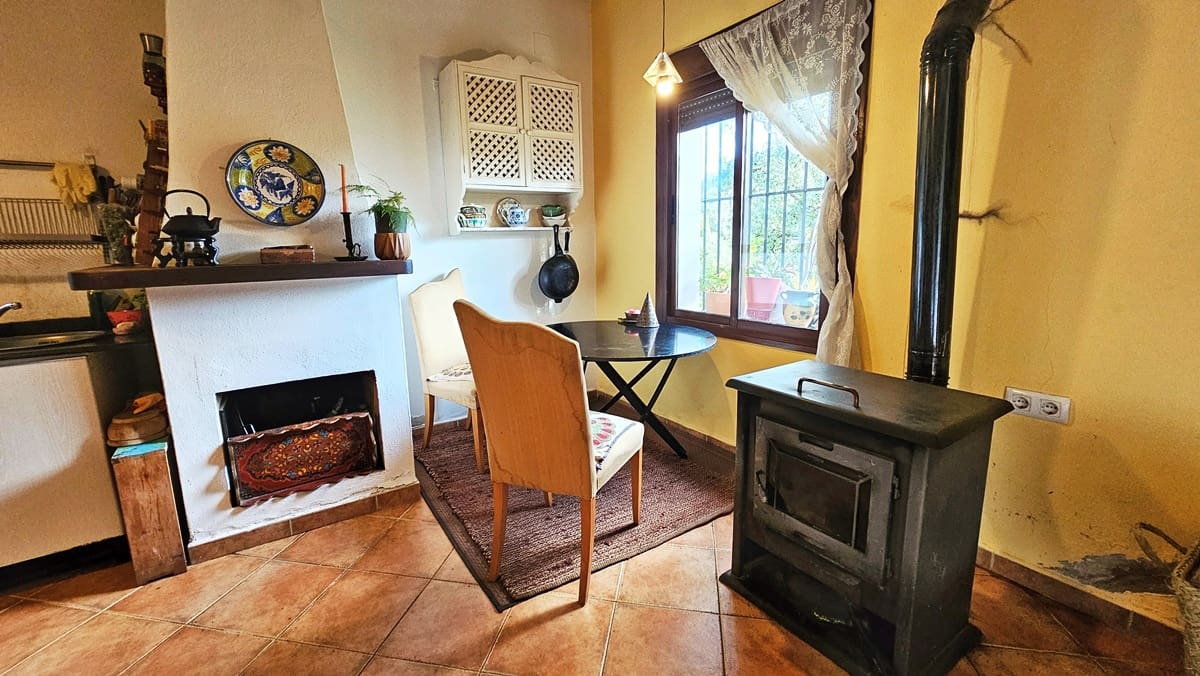 2 soveværelse Finca/Landehus til salg i Castano del Robledo med swimmingpool - € 255.000 (Ref: 8632953)