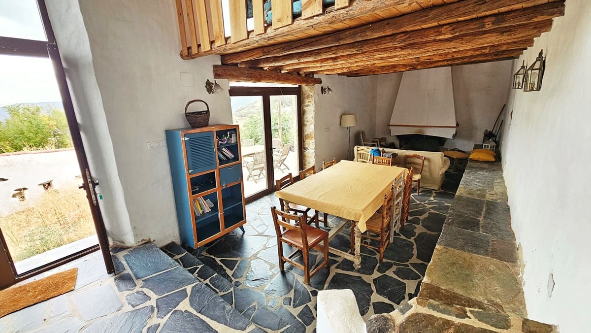 4 soveværelse Byhus til salg i Hinojales - € 189.000 (Ref: 8661384)