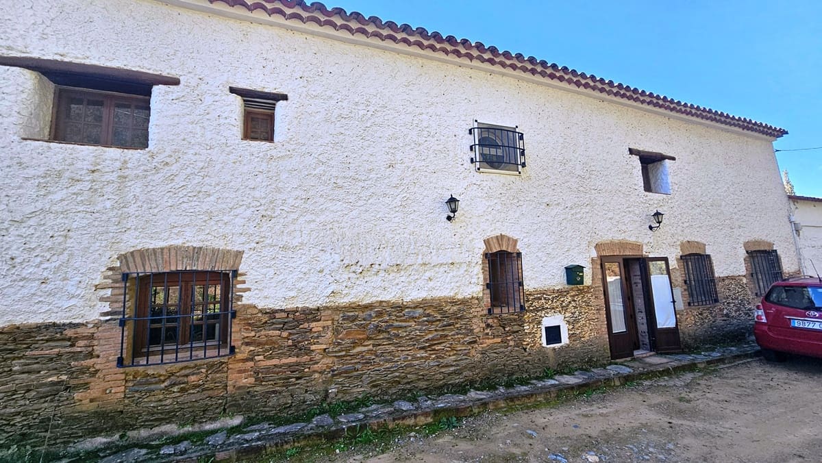 3 soveværelse Byhus til salg i Galaroza med swimmingpool - € 269.000 (Ref: 8829700)