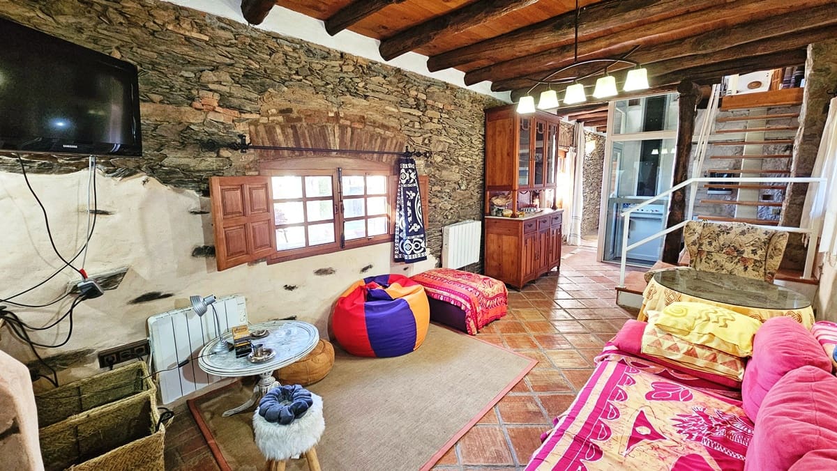 3 soveværelse Byhus til salg i Galaroza med swimmingpool - € 269.000 (Ref: 8829700)