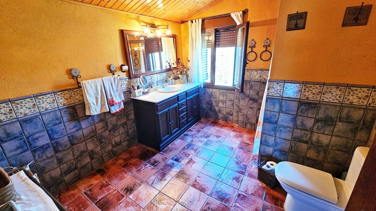 5 soveværelse Finca/Landehus til salg i Aracena med swimmingpool - € 390.000 (Ref: 8841994)