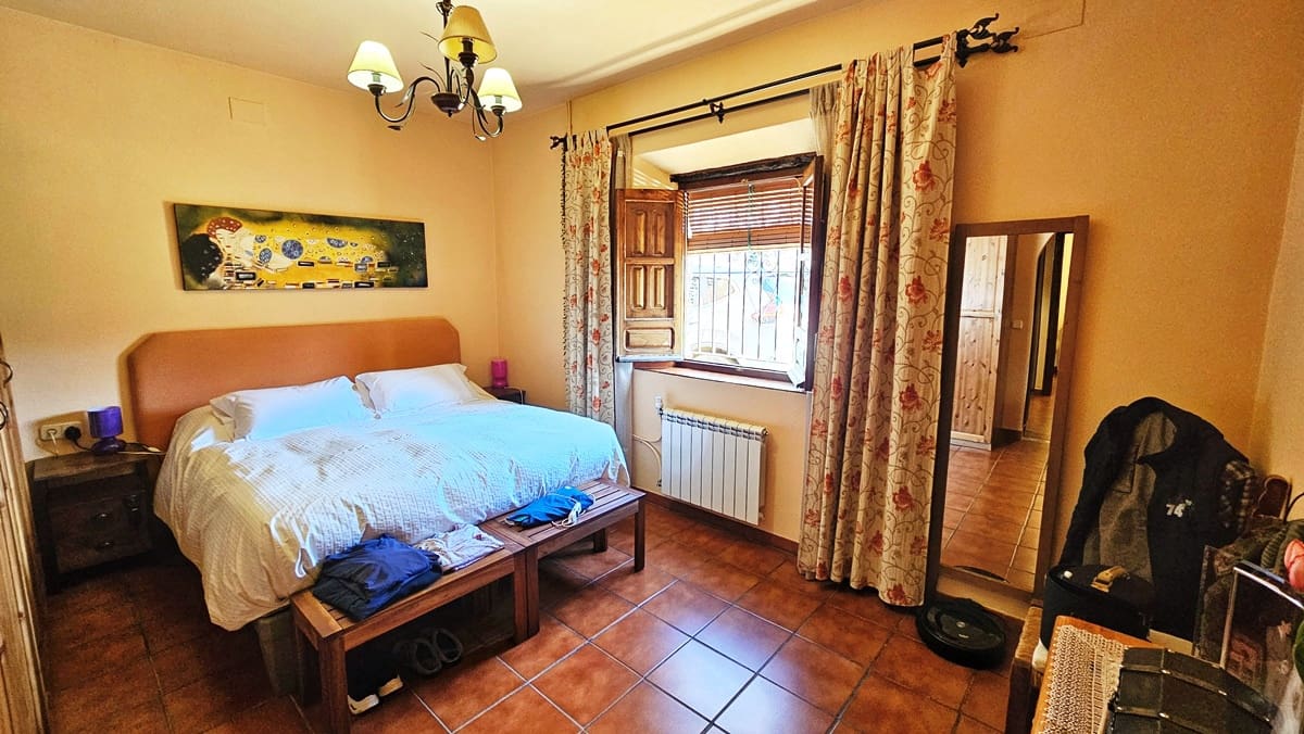 5 soveværelse Finca/Landehus til salg i Aracena med swimmingpool - € 390.000 (Ref: 8841994)