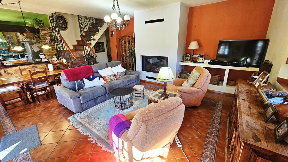 5 soveværelse Finca/Landehus til salg i Aracena med swimmingpool - € 390.000 (Ref: 8841994)