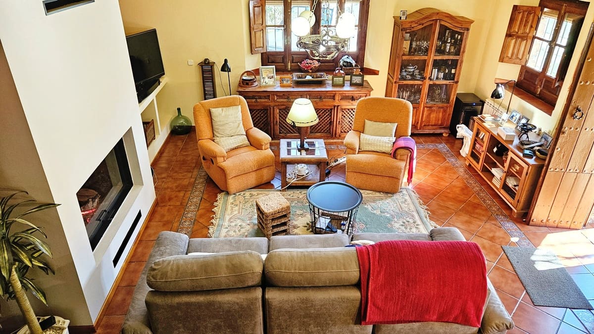 5 soveværelse Finca/Landehus til salg i Aracena med swimmingpool - € 390.000 (Ref: 8841994)