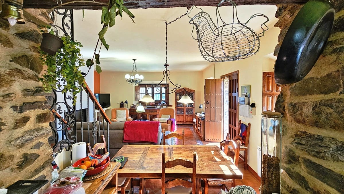 5 soveværelse Finca/Landehus til salg i Aracena med swimmingpool - € 390.000 (Ref: 8841994)