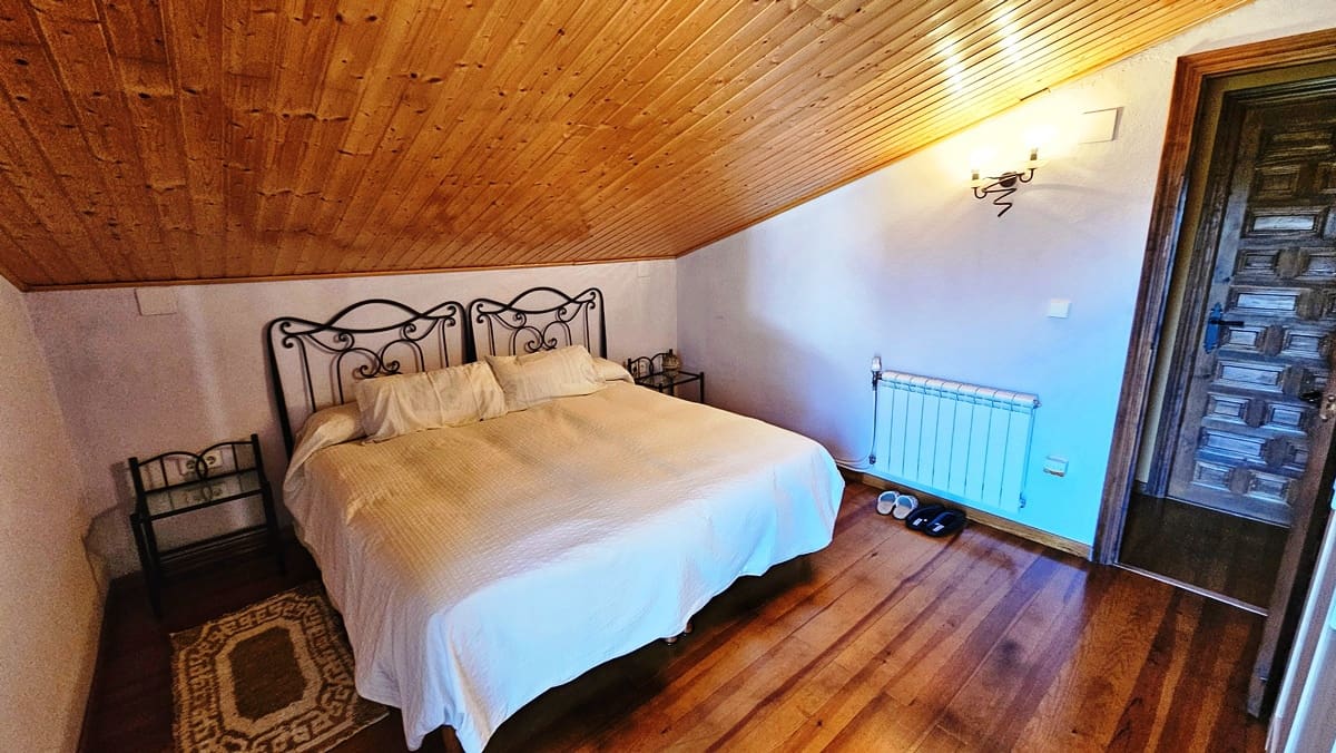 5 soveværelse Finca/Landehus til salg i Aracena med swimmingpool - € 390.000 (Ref: 8841994)