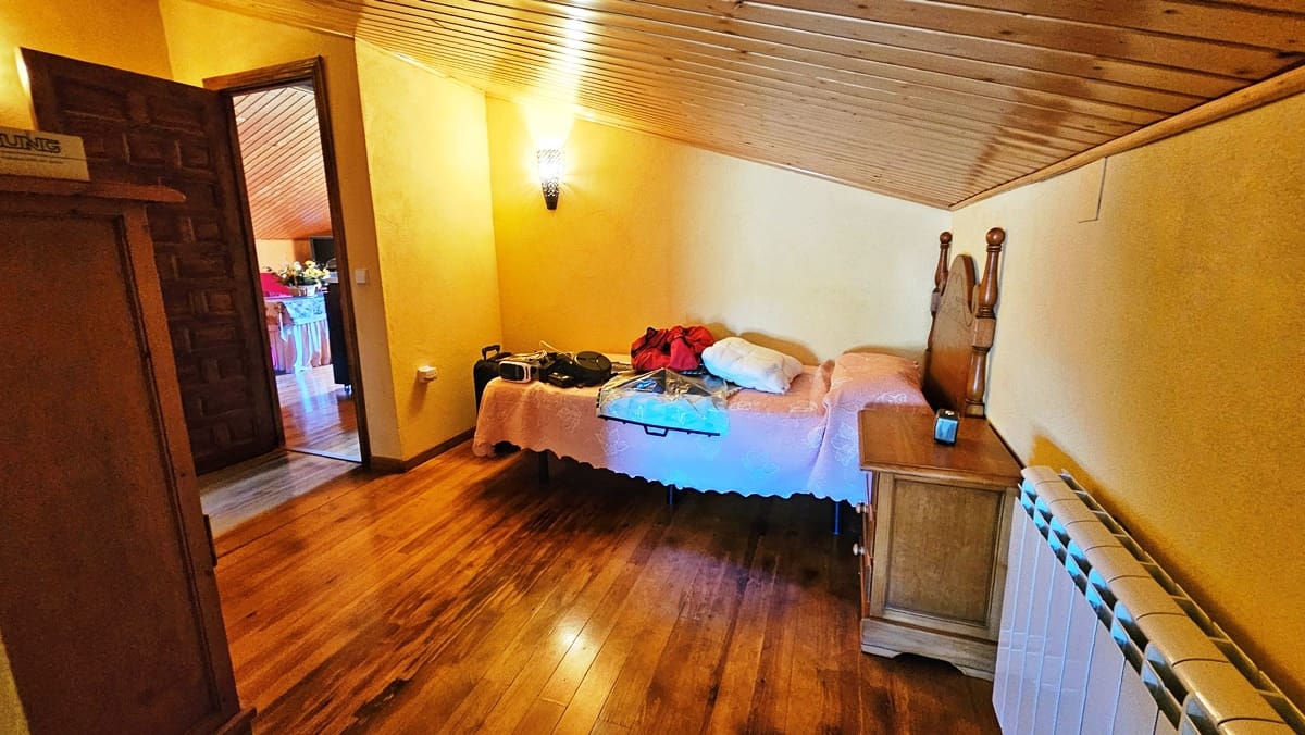 5 soveværelse Finca/Landehus til salg i Aracena med swimmingpool - € 390.000 (Ref: 8841994)