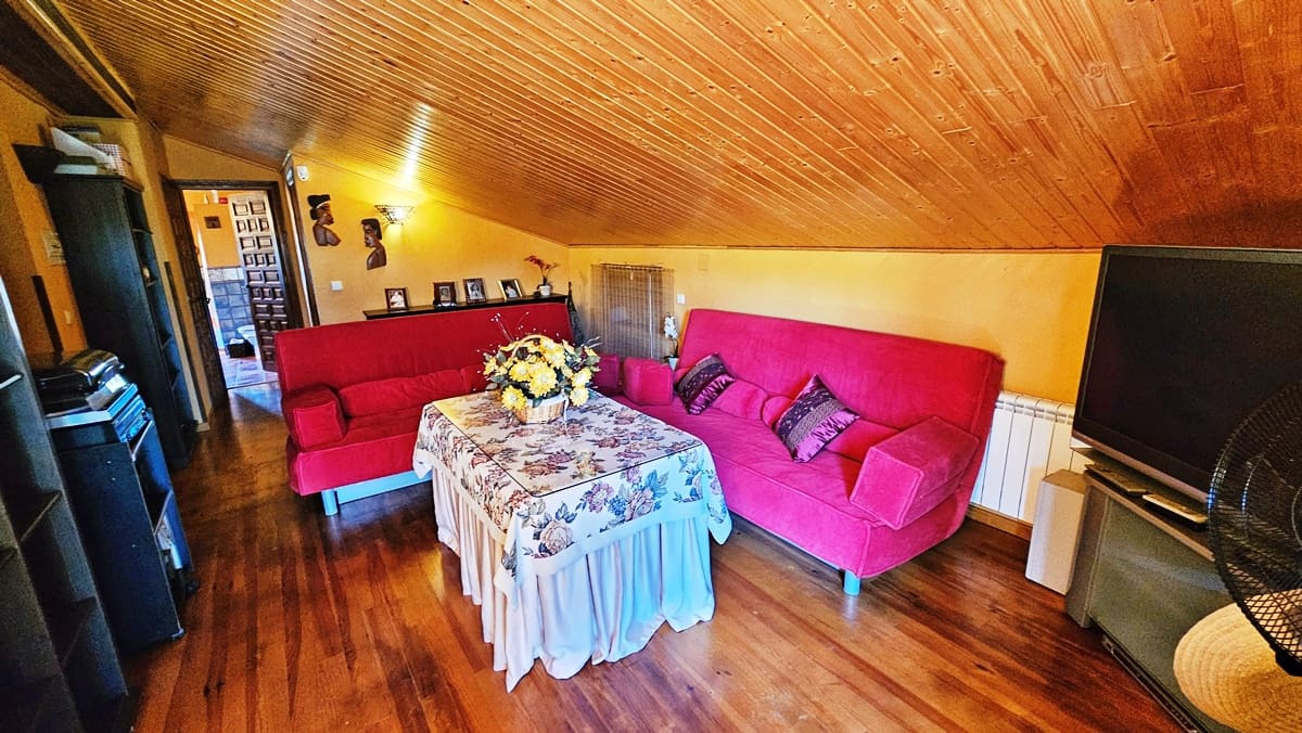 5 soveværelse Finca/Landehus til salg i Aracena med swimmingpool - € 390.000 (Ref: 8841994)