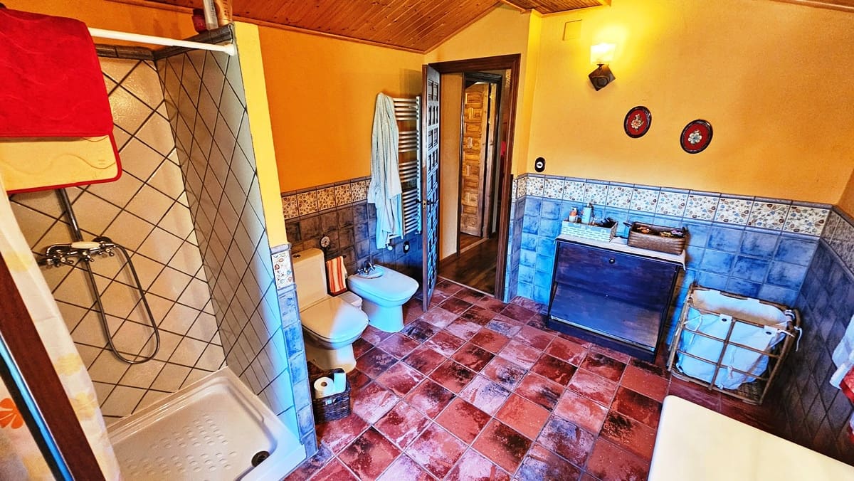 5 soveværelse Finca/Landehus til salg i Aracena med swimmingpool - € 390.000 (Ref: 8841994)