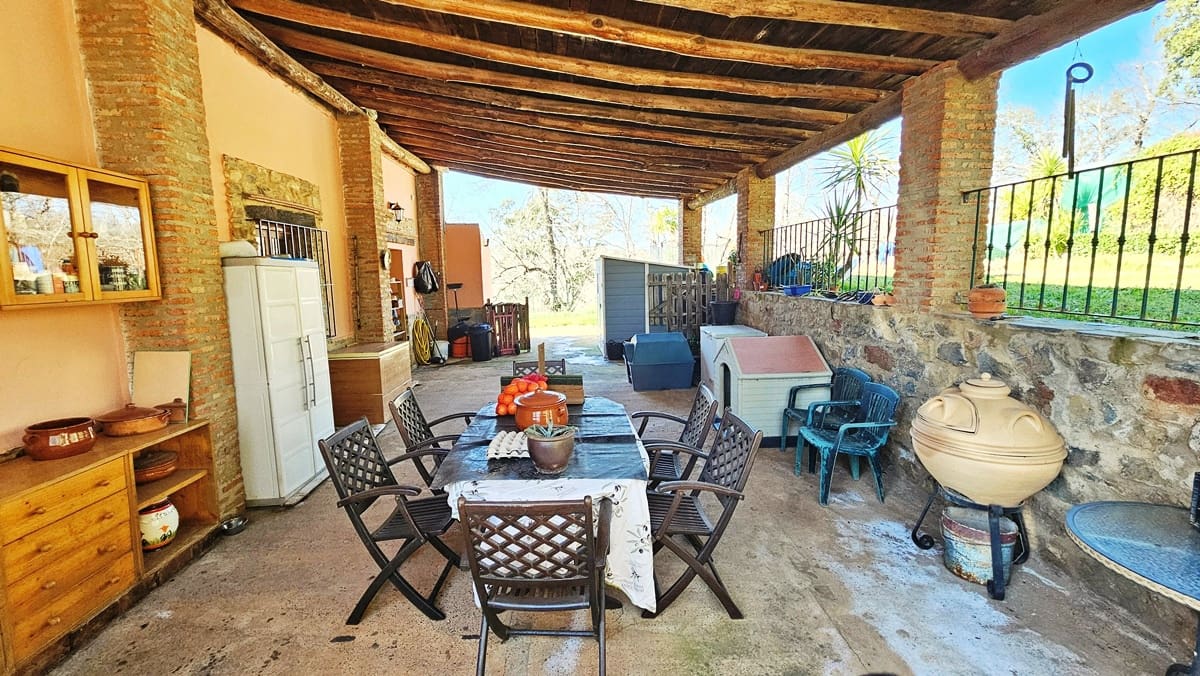 5 soveværelse Finca/Landehus til salg i Aracena med swimmingpool - € 390.000 (Ref: 8841994)