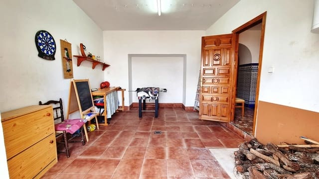 5 bedroom Townhouse for sale in Corteconcepción with garage - € 159,000 (Ref: 9024313)